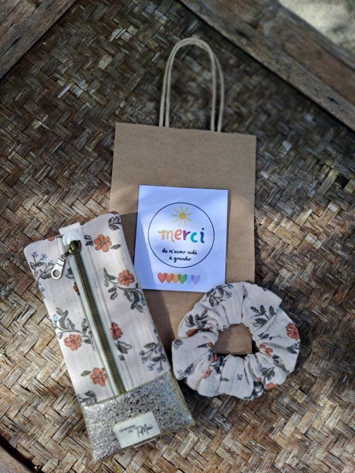 Coffret cadeau Maîtresse - Trousse de Cahier & Chouchou - FLeurie