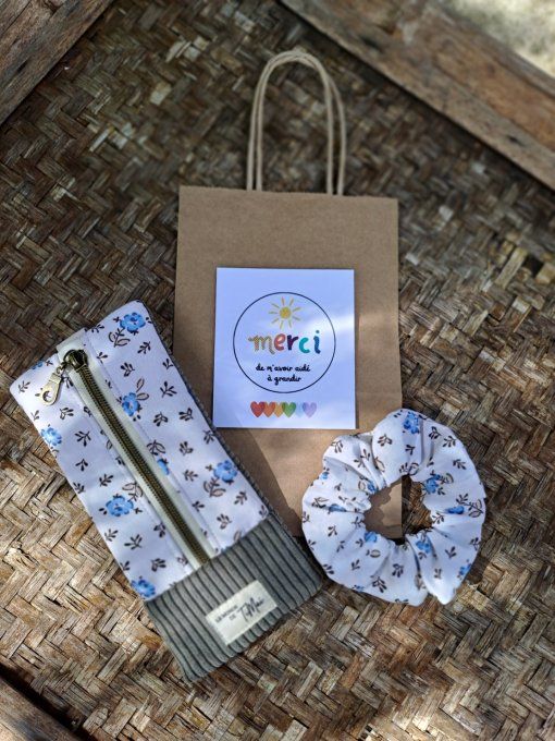 Coffret cadeau Maîtresse - Trousse de Cahier & Chouchou - Fleur bleue 
