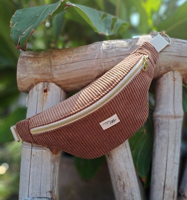 Sac banane velours côtelé marron - Le monde de TiMaï