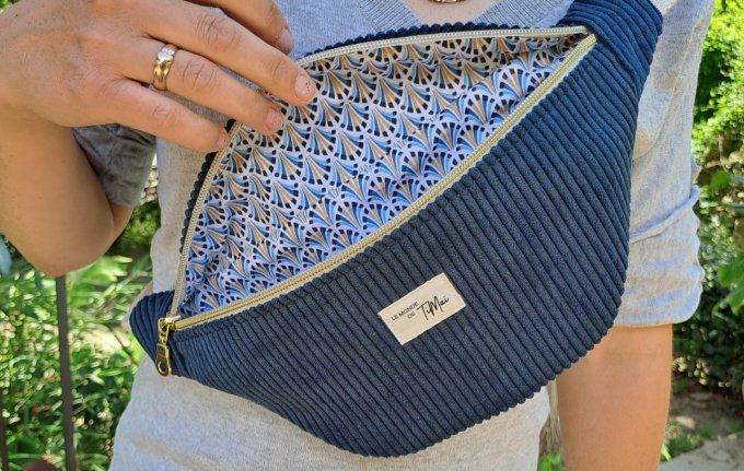Sac banane velours côtelé bleu - Le monde de TiMaï